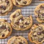 Crispy and Chewy Chocolate Chip Cookies